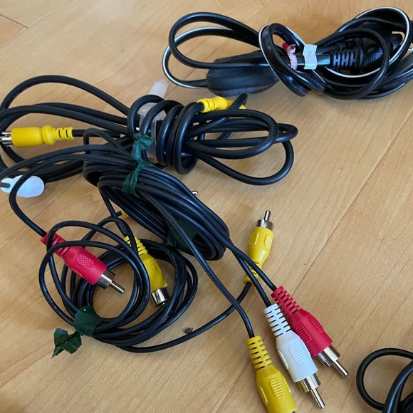 AC Cables 3 Ft. and 6 Ft. Bundle 13 Electronic CABLES. Aux. dvd / jacks / RCA 13 - Picture 3 of 11